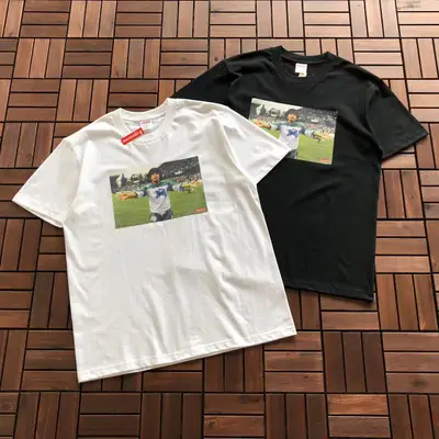SUPREME T-Shirt