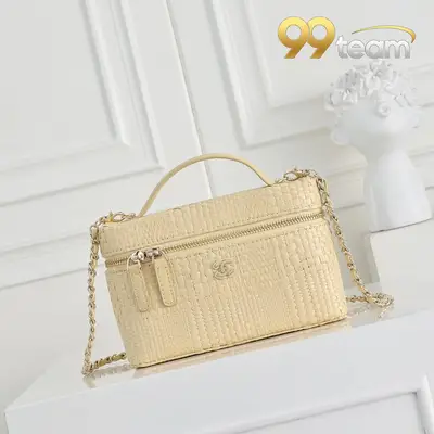 CHANEL | Item ID: 01601