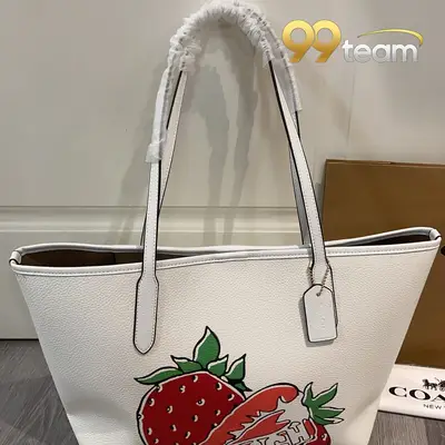 COACH | Item ID: 04748