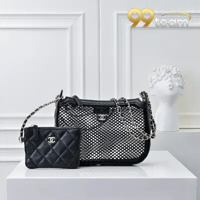 CHANEL | Item ID: 02738