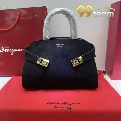 FERRAGAMO | Item ID: 22152