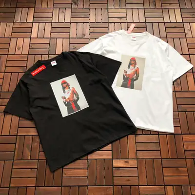 SUPREME T-Shirt