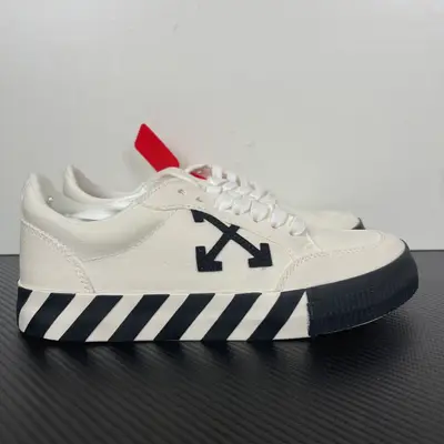 OFF-WHITE