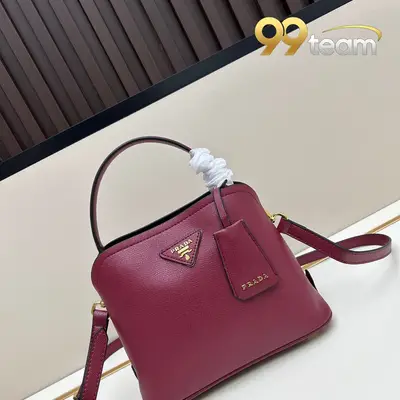 PRADA | Item ID: 09564