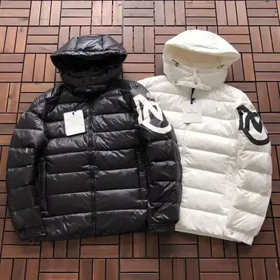 MONCLER Jacke