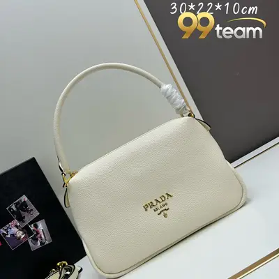 PRADA | Item ID: 09563