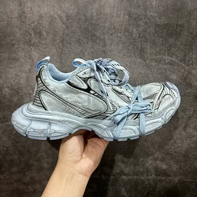 BALENCIAGA