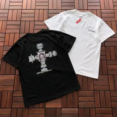 SUPREME T-Shirt