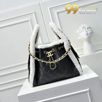CHANEL | Item ID: 02337