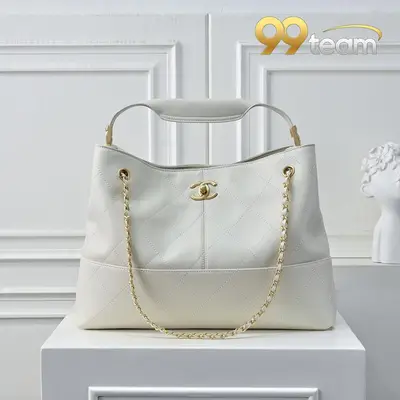CHANEL | Item ID: 02528