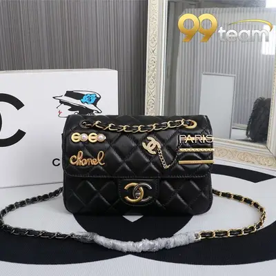 CHANEL | Item ID: 01165