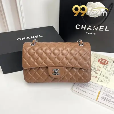 CHANEL | Item ID: 01060