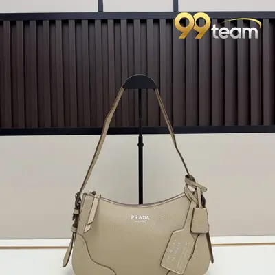 PRADA | Item ID: 09275