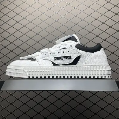 OFF-WHITE