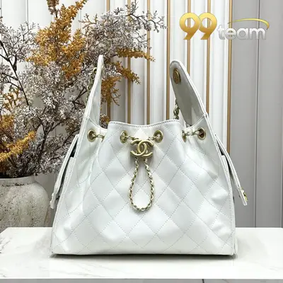 CHANEL | Item ID: 02329