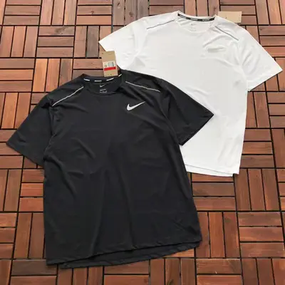 NIKE T-Shirt