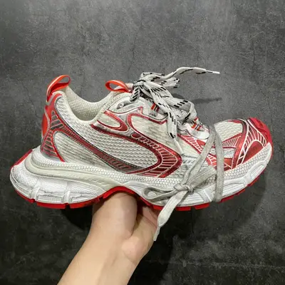 BALENCIAGA