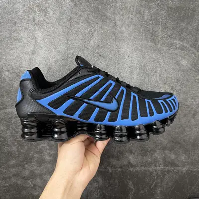 NIKE Shox