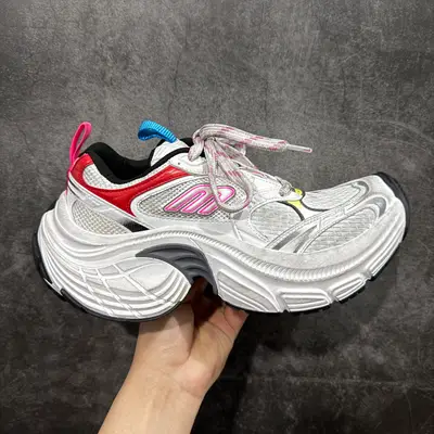 BALENCIAGA