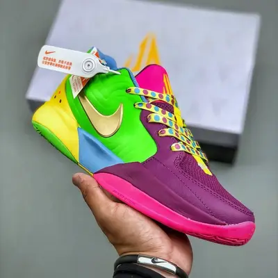 NIKE