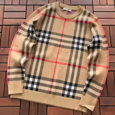 BURBERRY Sweater