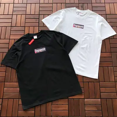 SUPREME T-Shirt