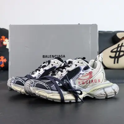 BALENCIAGA