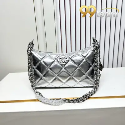 CHANEL | Item ID: 02851