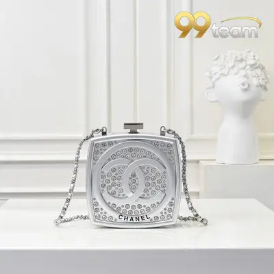 CHANEL | Item ID: 02728