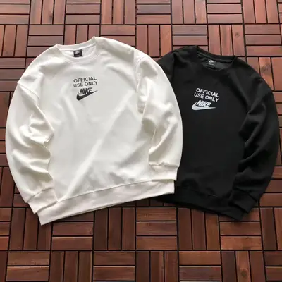 NIKE Sweater