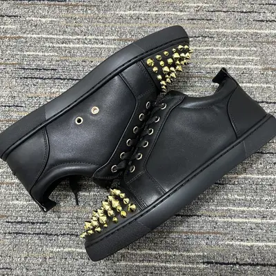 LOUBOUTINS