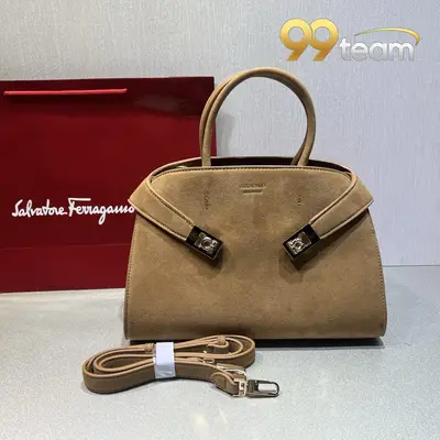 FERRAGAMO | Item ID: 22110