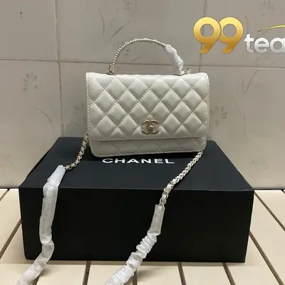 CHANEL | Item ID: 00950