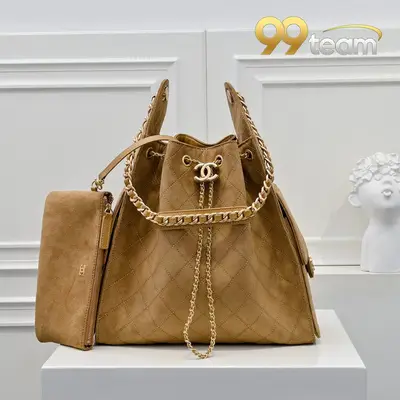 CHANEL | Item ID: 02796
