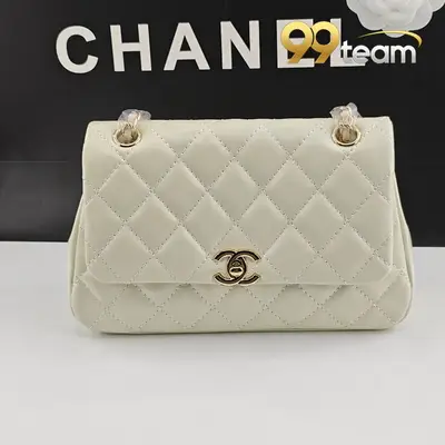 CHANEL | Item ID: 00645