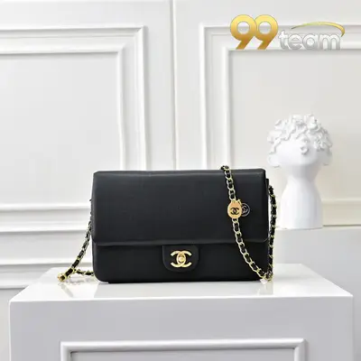CHANEL | Item ID: 02653