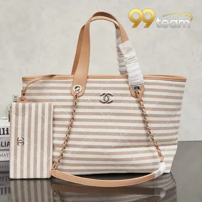 CHANEL | Item ID: 01810