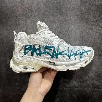 BALENCIAGA