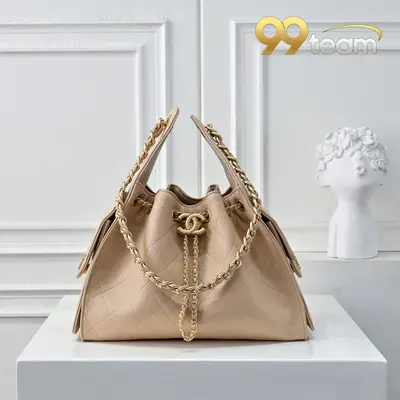 CHANEL | Item ID: 02519