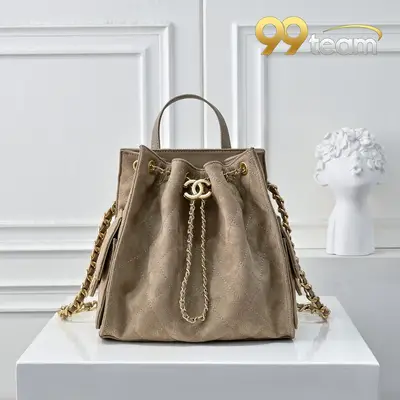 CHANEL | Item ID: 02521