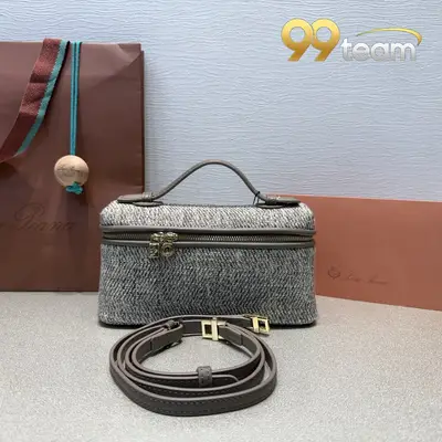 LORO PIANA | Item ID: 22000