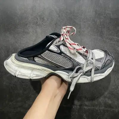 BALENCIAGA