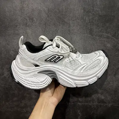 BALENCIAGA