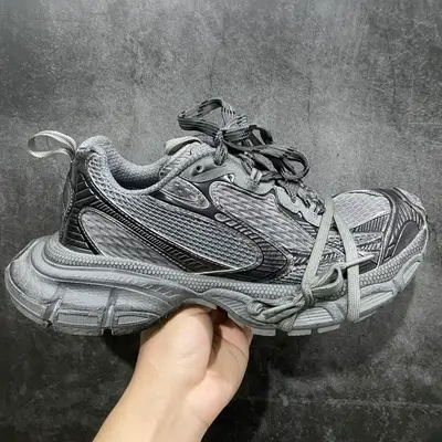 BALENCIAGA