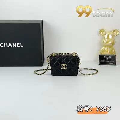 CHANEL | Item ID: 00372