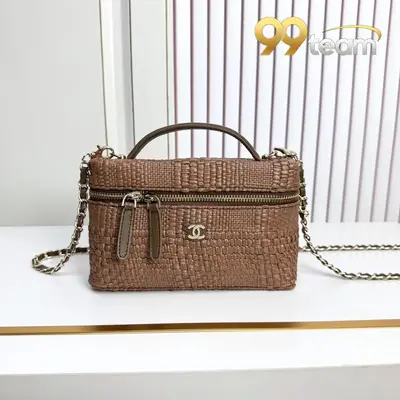 CHANEL | Item ID: 01765