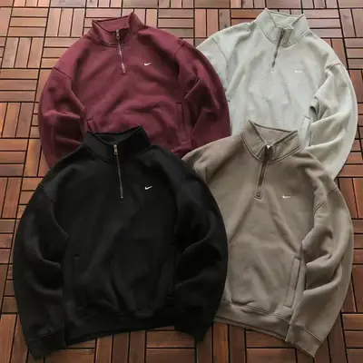 NIKE Sweater