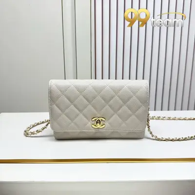 CHANEL | Item ID: 02385