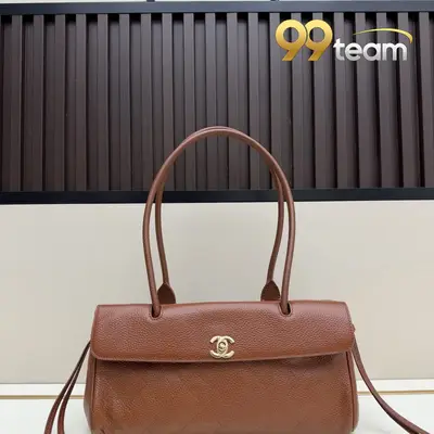 CHANEL | Item ID: 01936