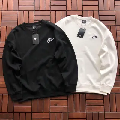 NIKE Sweater